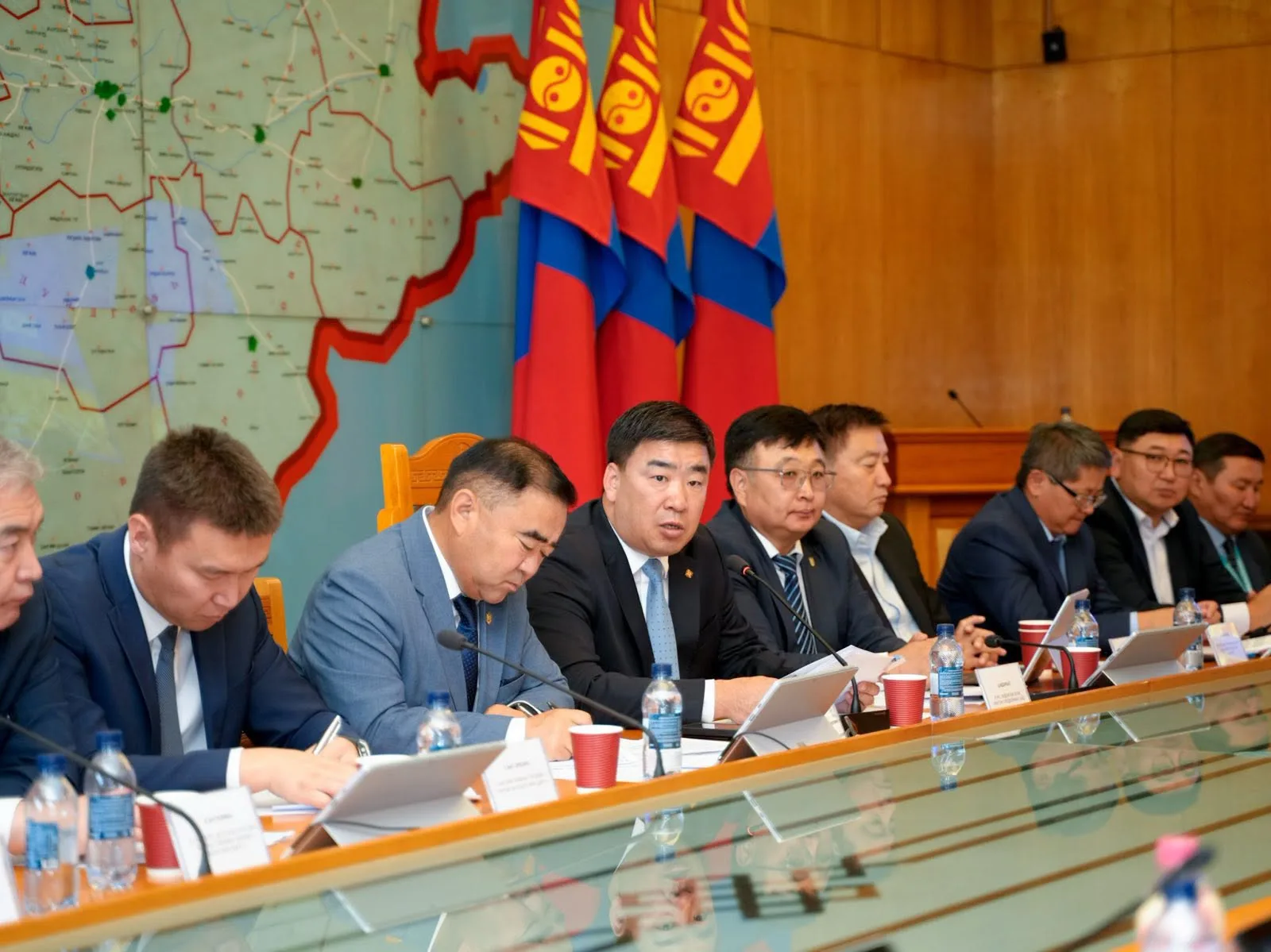 Улсын ургацын комиссын хуралдаан болж, ургац хураалтыг эрчимжүүлэх зарим арга хэмжээний тухай албан даалгавар гаргалаа