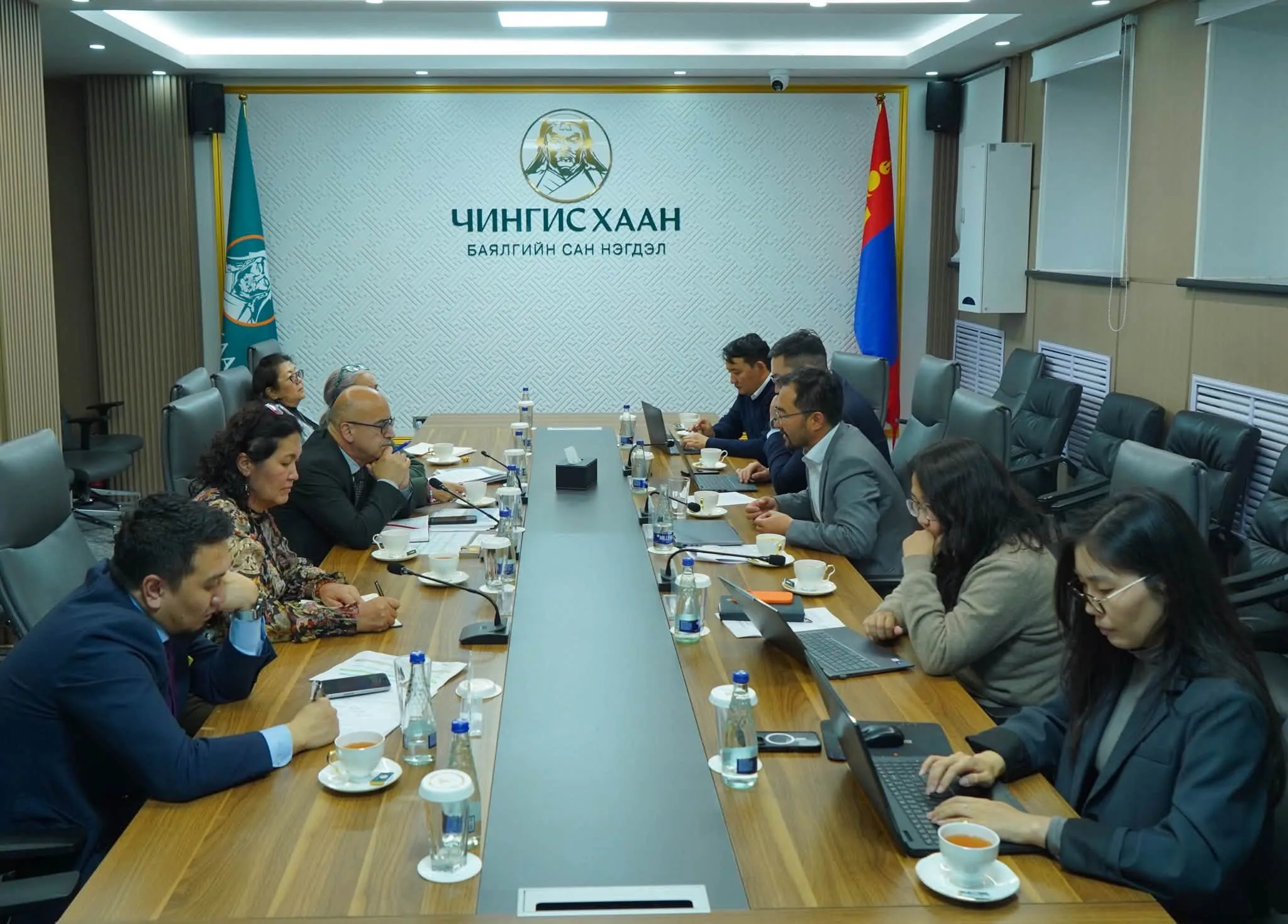 Үндэсний баялгийн сангийн шинэчлэл, уул уурхайн салбарын төлөвийн талаар санал солилцлоо