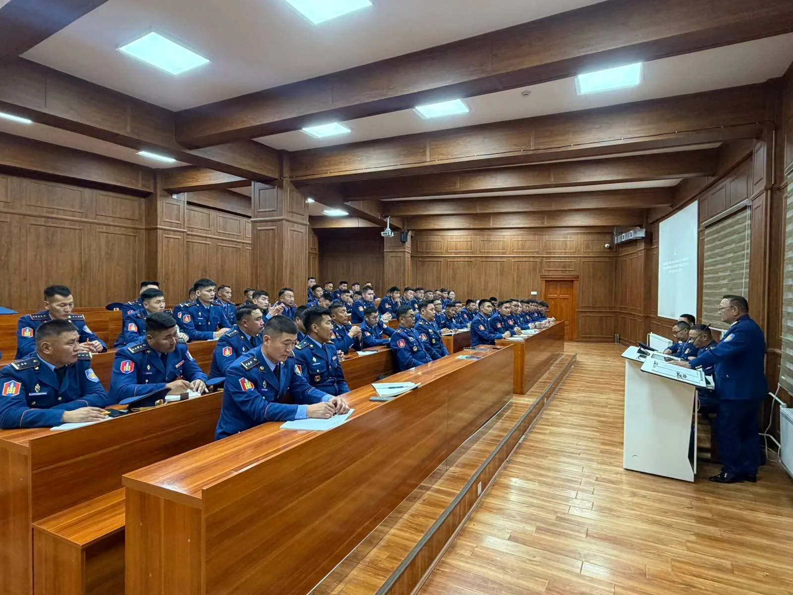 Алба хаагчид мэргэшүүлэх сургалтад хамрагдаж байна