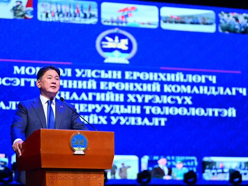 Ерөнхийлөгч У.Хүрэлсүх төрийн цэргийн болон хууль сахиулах байгууллагын залуу офицеруудтай уулзлаа