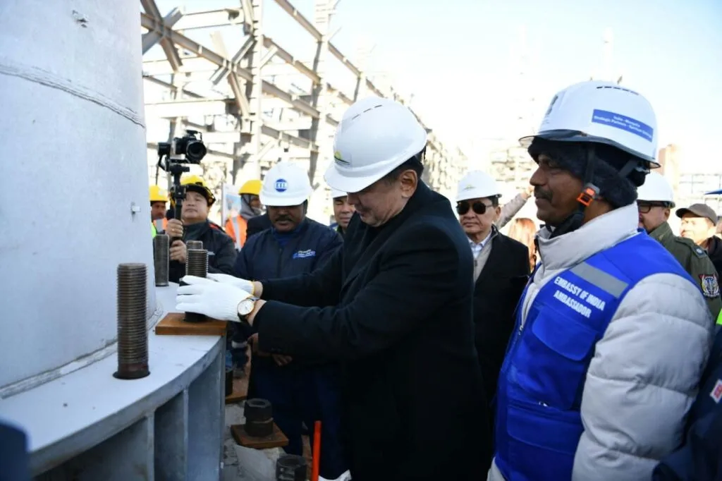 Газрын тос боловсруулах үйлдвэрийн бүтээн байгуулалт 60 хувьд хүрчээ