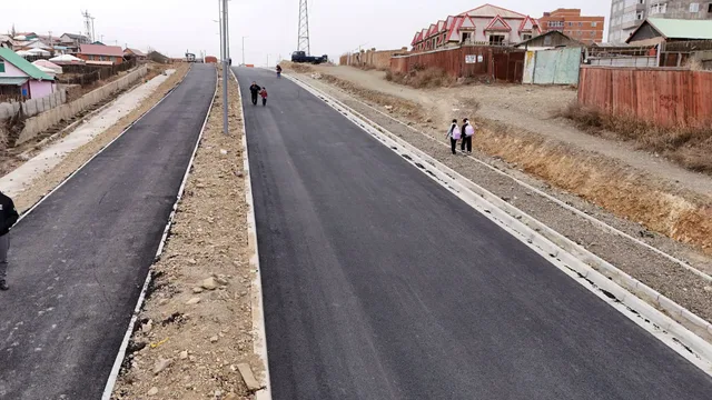 НЕБ-ын 146-р сургууль орчмын 556м авто замыг дүүргийн төсвөөр шинээр тавьж байна