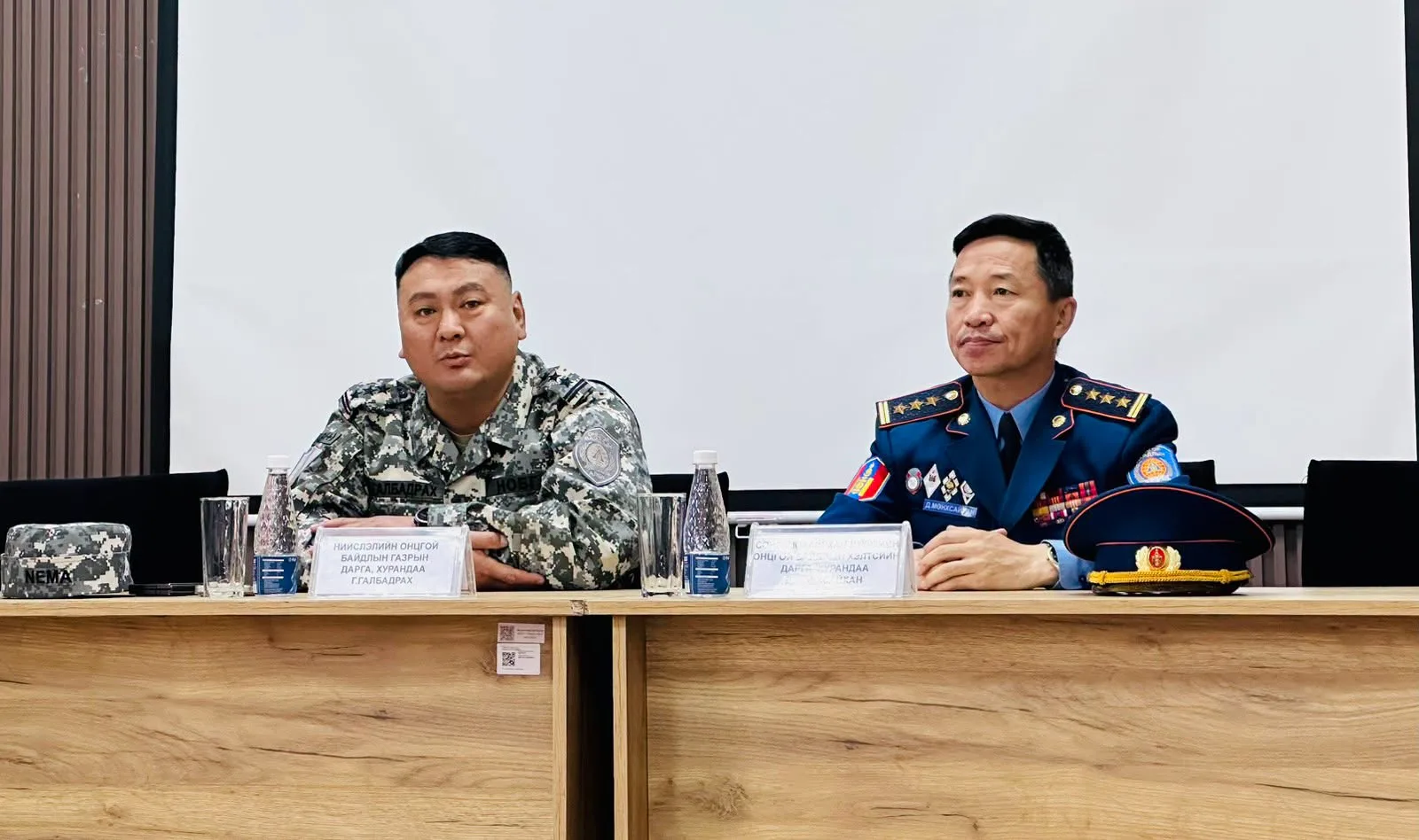 Өвөлжилтийн бэлэн байдлыг хангуулан, зөвлөмж хүргэн ажиллаж байна