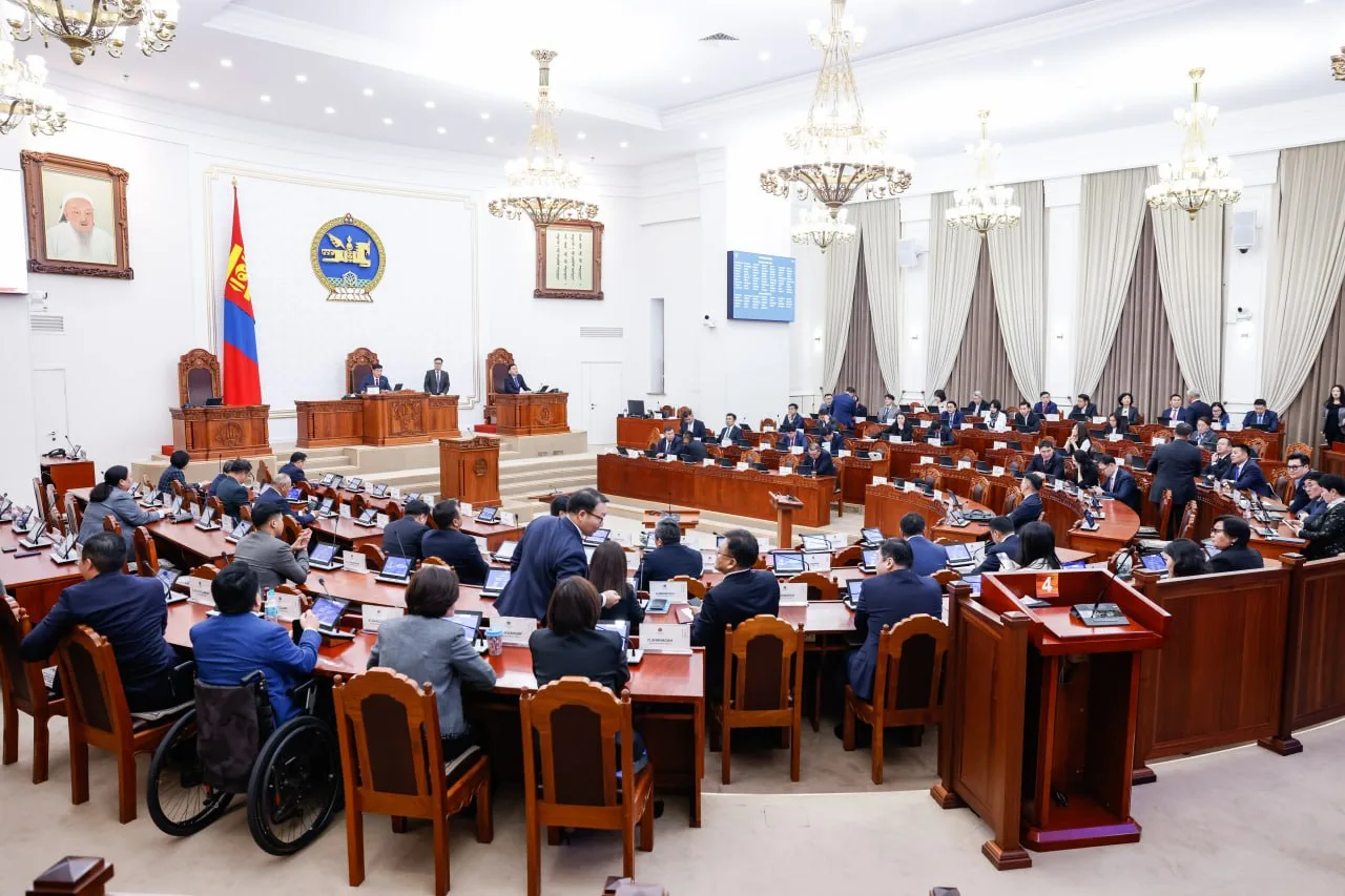 Монгол Улсын 2026 оны төсөвт өөрчлөлт оруулах тухай хуулийн төслүүдийг дөрөв дэх хэлэлцүүлэгт шилжүүллээ
