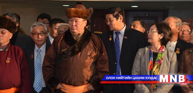 “Төрийн бэлгэдэл” үзэсгэлэн нээгдлээ