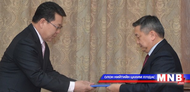 Сайд Ч.Улаан хуулийн төсөл өргөн барив