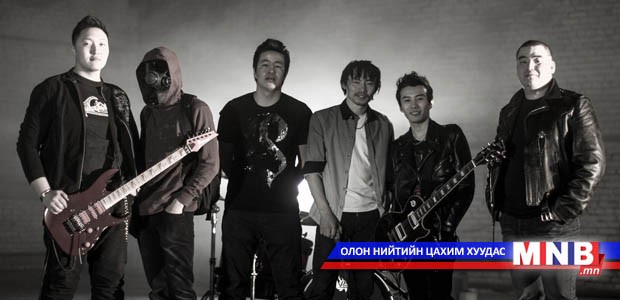 "Аадар" хамтлаг уран бүтээлээ өргөн хүрээнд хийнэ