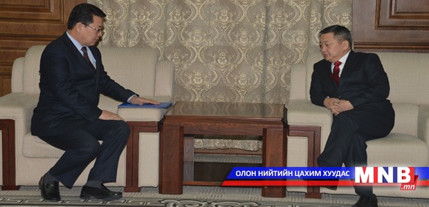 Аж ахуйн нэгжийн орлогын албан татварын тухай хуулийн төслийг хүргүүллээ