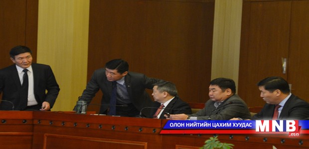 Хуулийн төслүүдийн анхны хэлэлцүүлгийг хийлээ