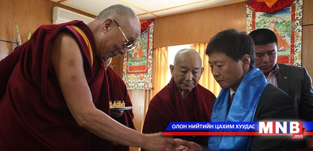 Б.БАЯРСАЙХАН: Өгүүллэгийн уран уншлага учир эрхэмсэг газар хийе гэж бодсон