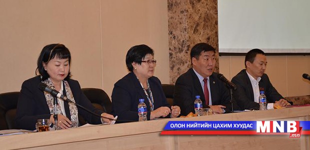 Байнгын хорооны гишүүд эрүүл мэндийн үйл ажиллагаатай танилцав