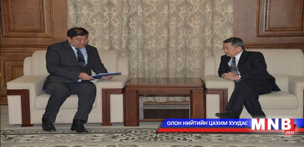 Эрчим хүчний сайд М.Сономпил хуулийн төсөл өргөн барилаа