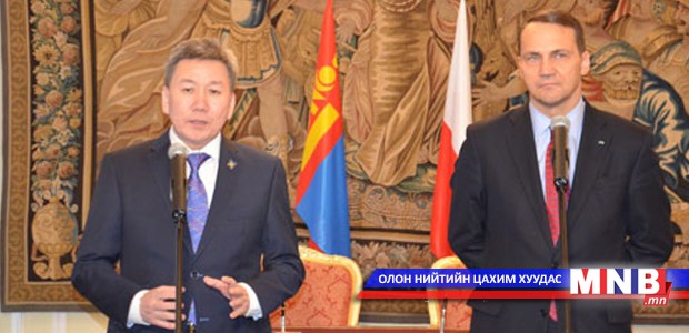 Minister visits Poland