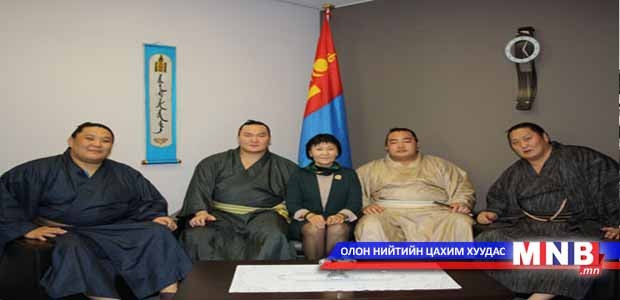 Манай сумочид төрийн сүлдэндээ хүндэтгэл үзүүллээ
