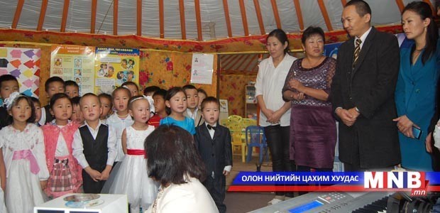 800 гэр цэцэрлэг ажиллаж байна