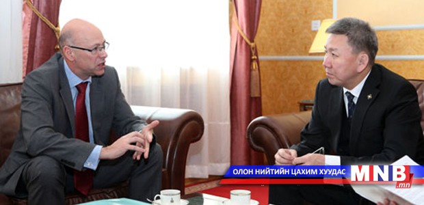 Minister L.Bold receives UK Ambassador
