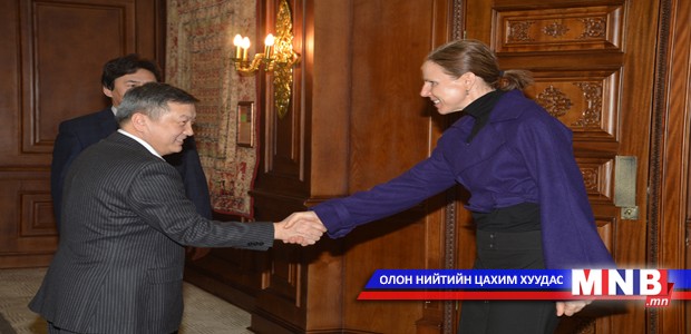 АНУ-ын Элчин сайдтай уулзлаа