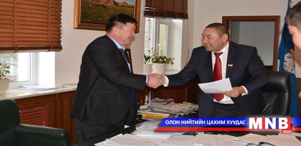 Баяр наадмын хогийг цэвэрлэж байхаар боллоо