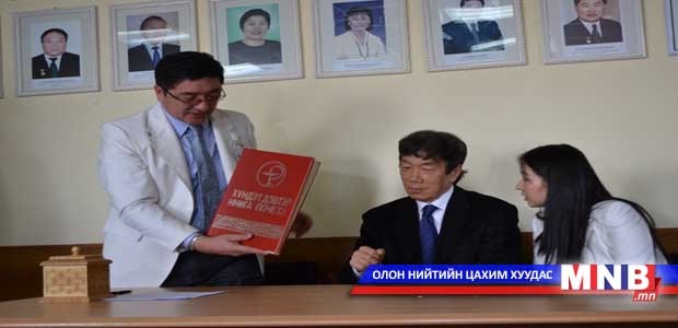 Монгол эмч нар 12 хүнд элэг шилжүүлэн суулгаад байна