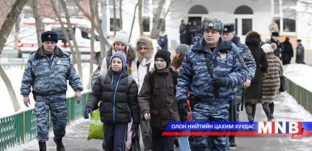 Муу дүн тавьлаа хэмээн багшийгаа буудан хөнөөжээ