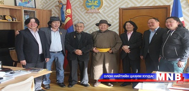 Ховд аймагт яруу найрагчид ажиллав