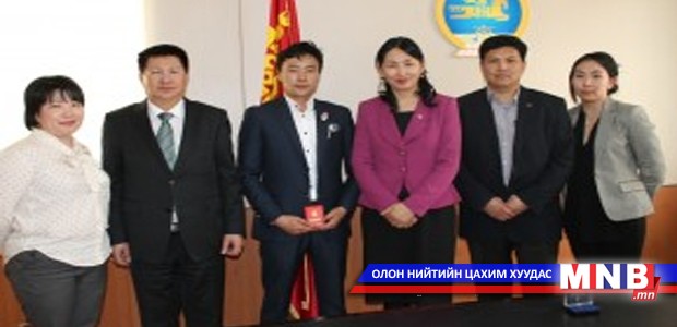 Чежу аралд ажилладаг циркчинг хүлээн авч уулзлаа