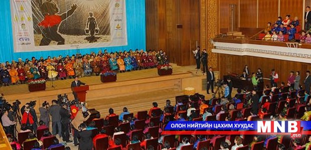 Нийт хүн амын 51 хувийг эмэгтэйчүүд эзлэдэг