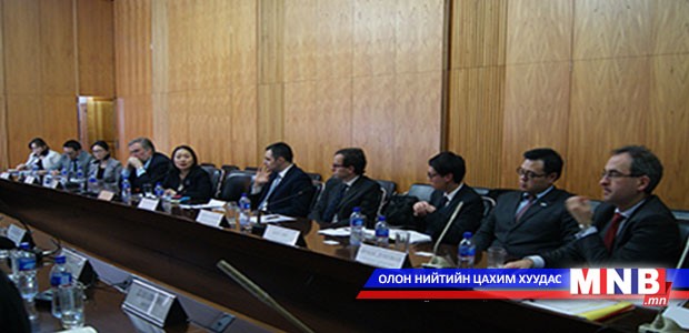 Олон улсын арбитрын шүүгчидтэй уулзлаа