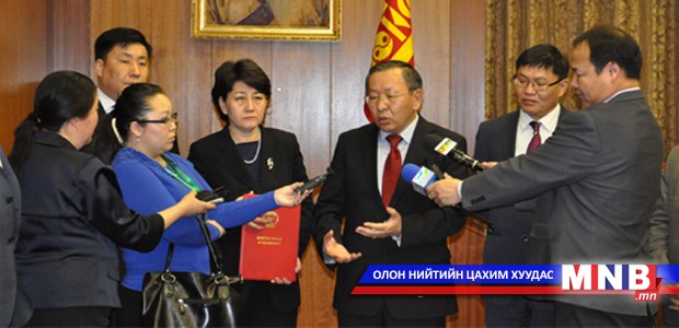 Presidential Decree on Illegal Logging Handed