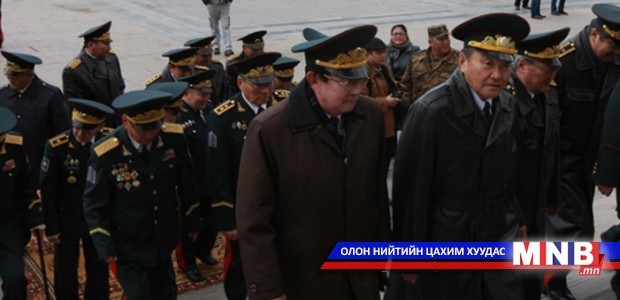 Генералууд Чингисийн талбайд чууллаа