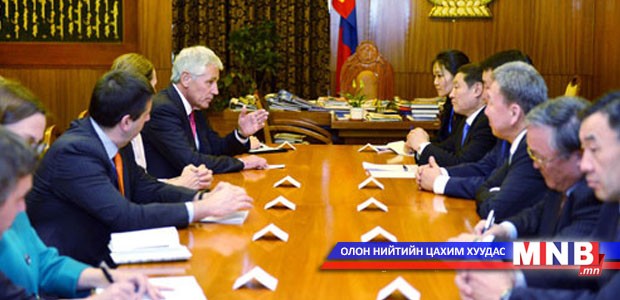 U.S Defense minister visits Mongolia