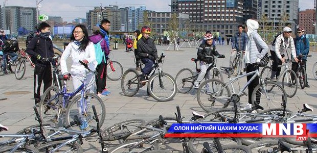 Амралтын өдөр бүр унадаг дугуйтай тогтмол аялал болно