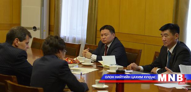 Төсвийн хуулиа зөрчдөг Засгийн газартаа хариуцлага тооцдоггүй УИХ-ыг ОУВС-гийнхан гайхав