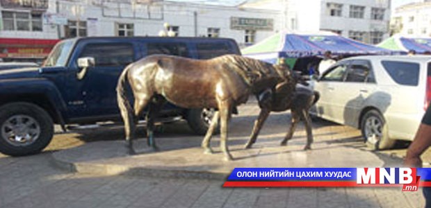 Жуулчны гудамжны 10 хөшөөг нүүлгэнэ