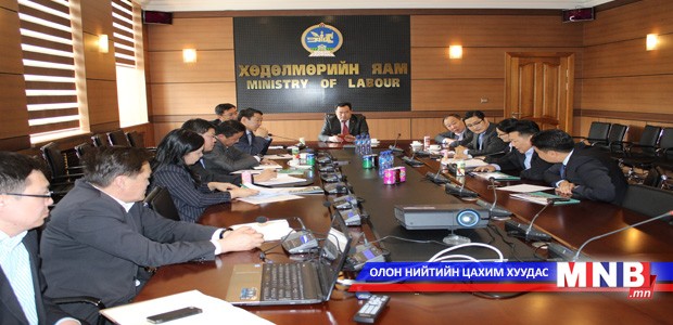 Тэтгэврийг гурван үе шатаар нэмнэ