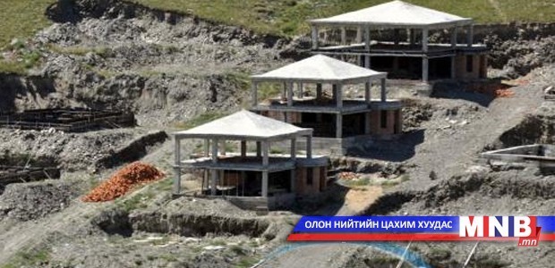 Хууль зөрчин барилга барьж байна