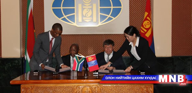 Deputy minister meets South African ambassador