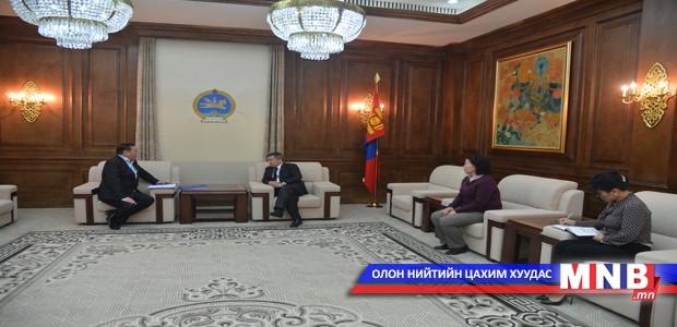 Зээлийн хэлэлцээр соёрхон батлах тухай хуулийн төслүүд өргөн барив