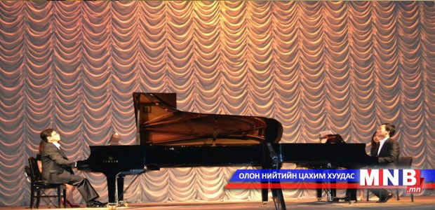 Ф.Шубертийн алдарт "Фантазиа фа минор" эгшиглэнэ