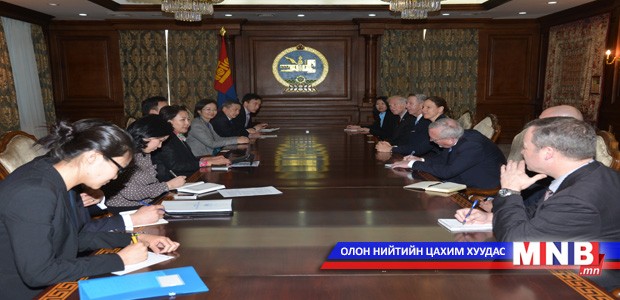 АНУ-ын Конгрессын гишүүнтэй уулзжээ