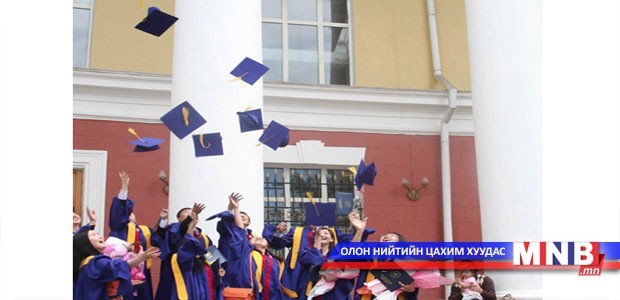 Хотын дарга төгсөлтийн баяртай холбогдуулан хэд хэдэн газар үүрэг өглөө