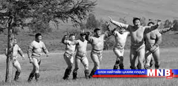 Бөхчүүд бэлтгэлдээ гарлаа
