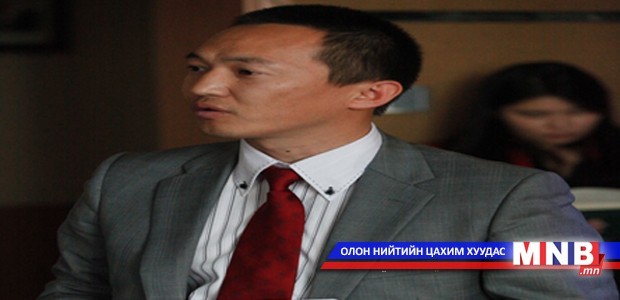 Чадваргүй эмч баяртай болжээ