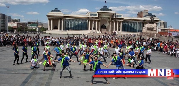Оюутнууд ногоон хөгжлийг бий болгохыг уриаллаа