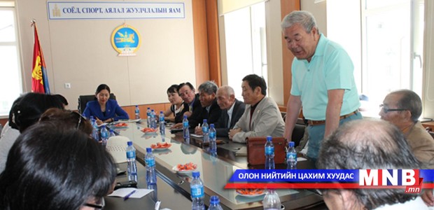 Хүүхдийн зохиолчдыг хүлээн авч уулзлаа