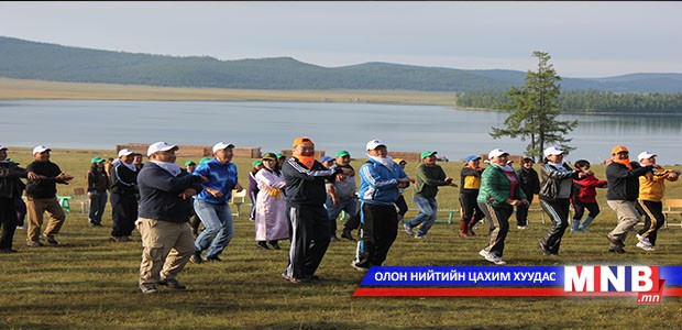 Ардчилсан залуус Эрдэнэт хотод чуулна