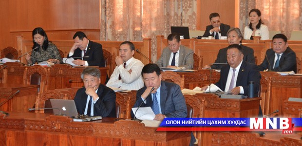 Эдийн засаг, нийгмийг 2013 онд хөгжүүлэх Үндсэн чиглэлийн биелэлтийг хэлэлцлээ