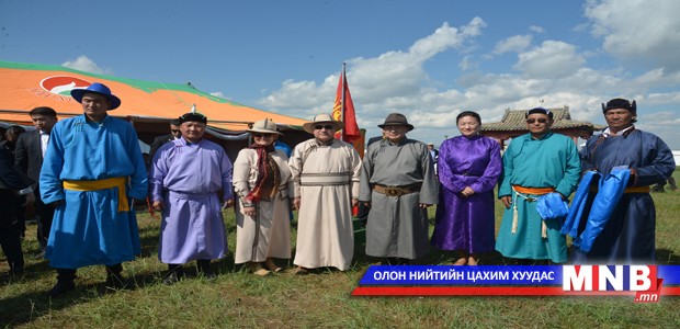 Туркийн Үндэсний Их Хурлын даргад зориулан бэсрэг наадам хийлээ