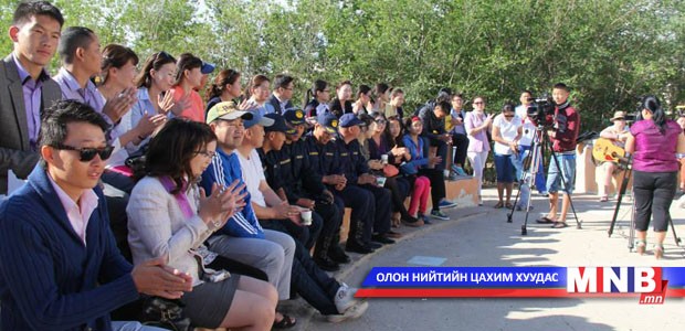 Дорноговь аймгийн залуучууд хамгийн эртэч