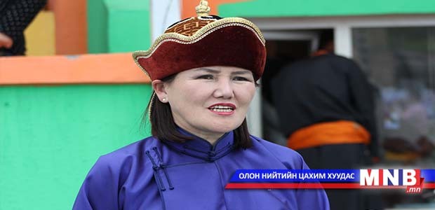 Д.Эрдэнэчимэг гишүүн цэц мэргэнээ сорьж байна